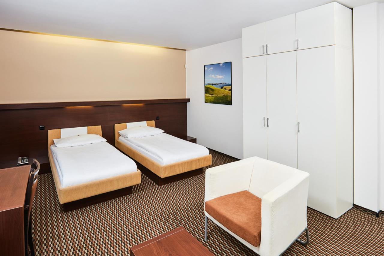 Hotel Rottal Otrokovice Camera foto