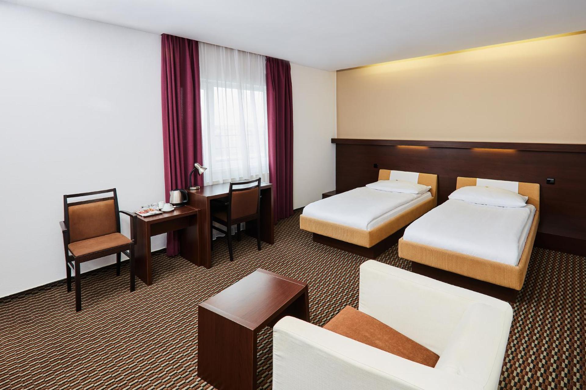 Hotel Rottal Otrokovice Esterno foto