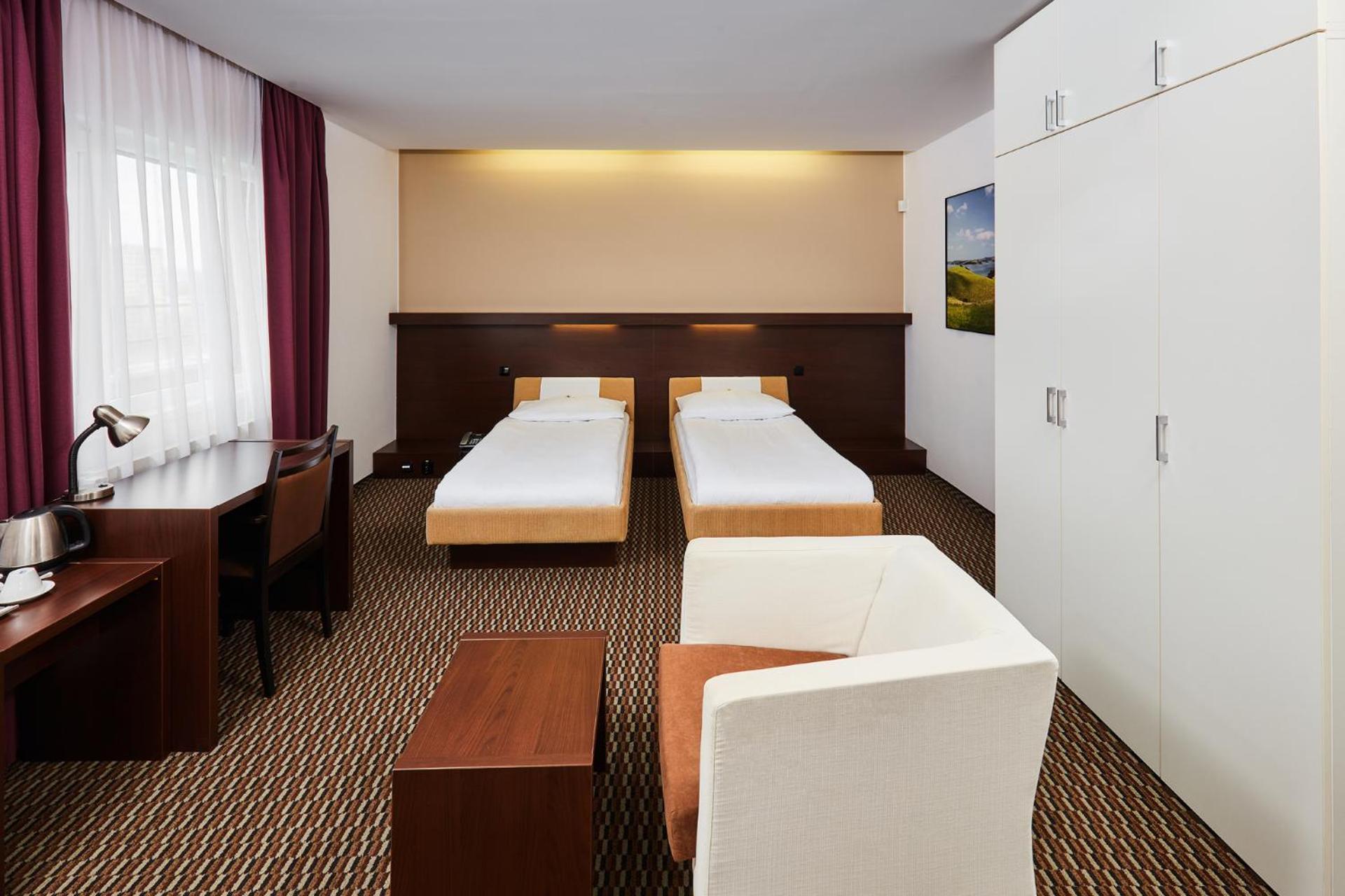 Hotel Rottal Otrokovice Esterno foto