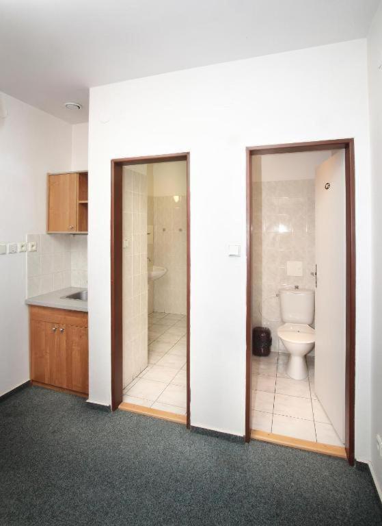 Hotel Rottal Otrokovice Esterno foto